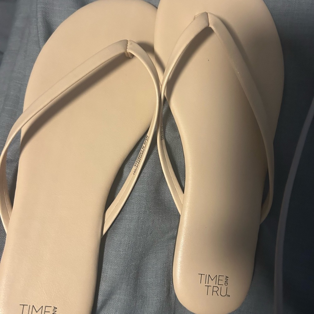 Time and Tru Cream Flip-Flop Sandals